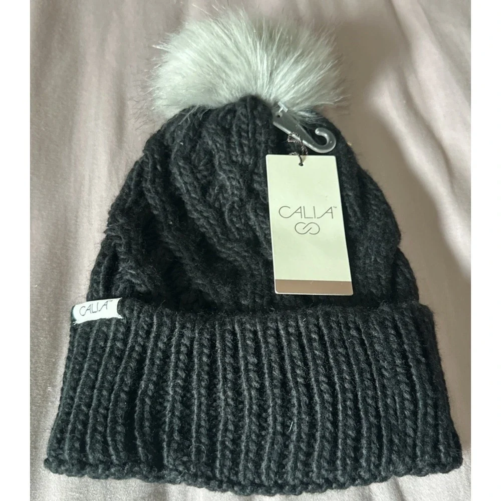 CALIA By Carrie Underwood Women O/S Cable Knit Beanie Faux‎ Fur Pom-Pom Black
